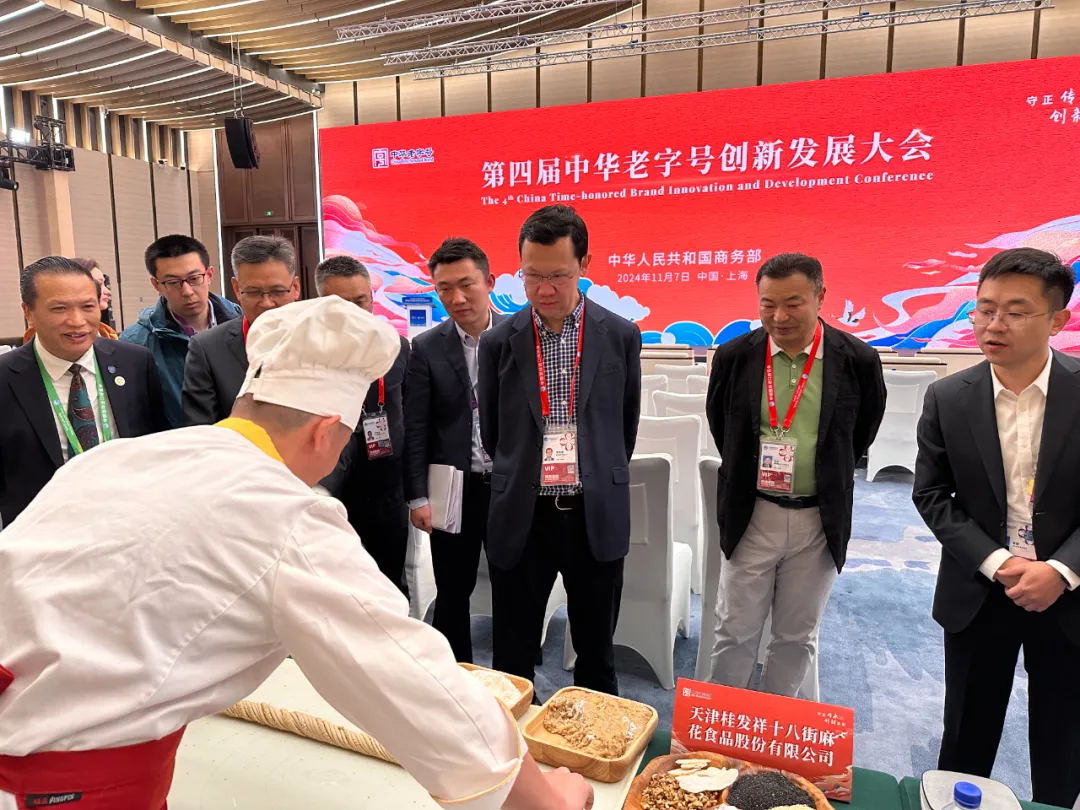 8cad498956e4f57855528e68a5945922